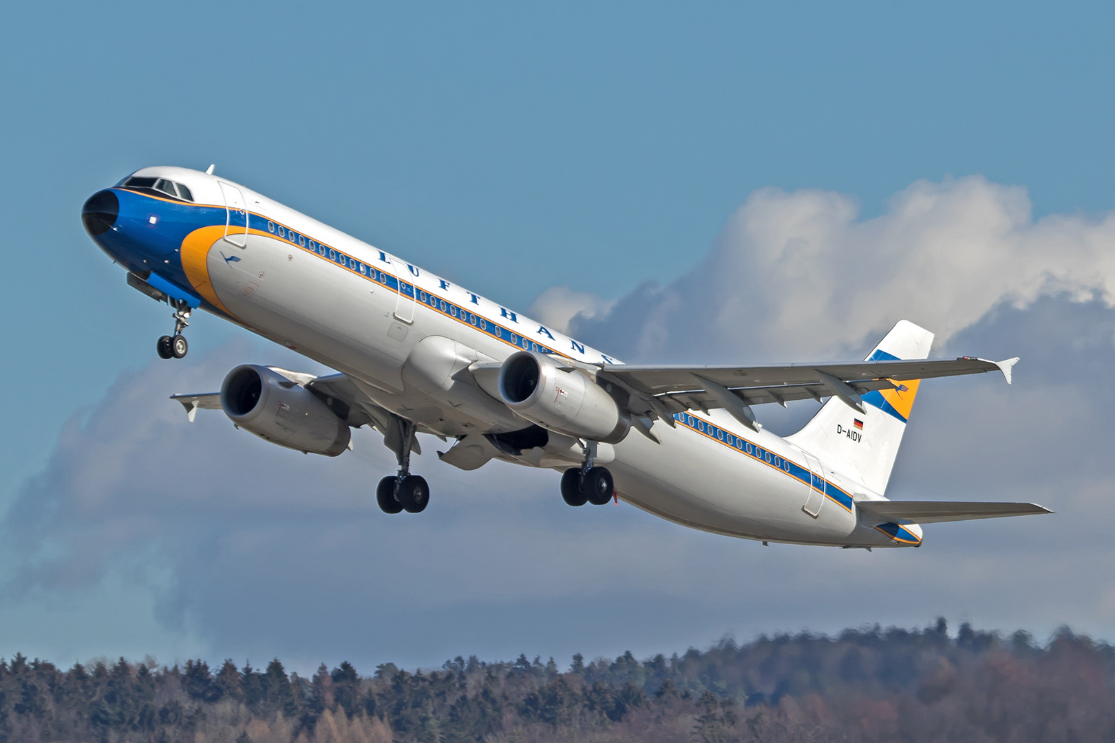 Lufthansa A321, D-AIDV, Retro Livery