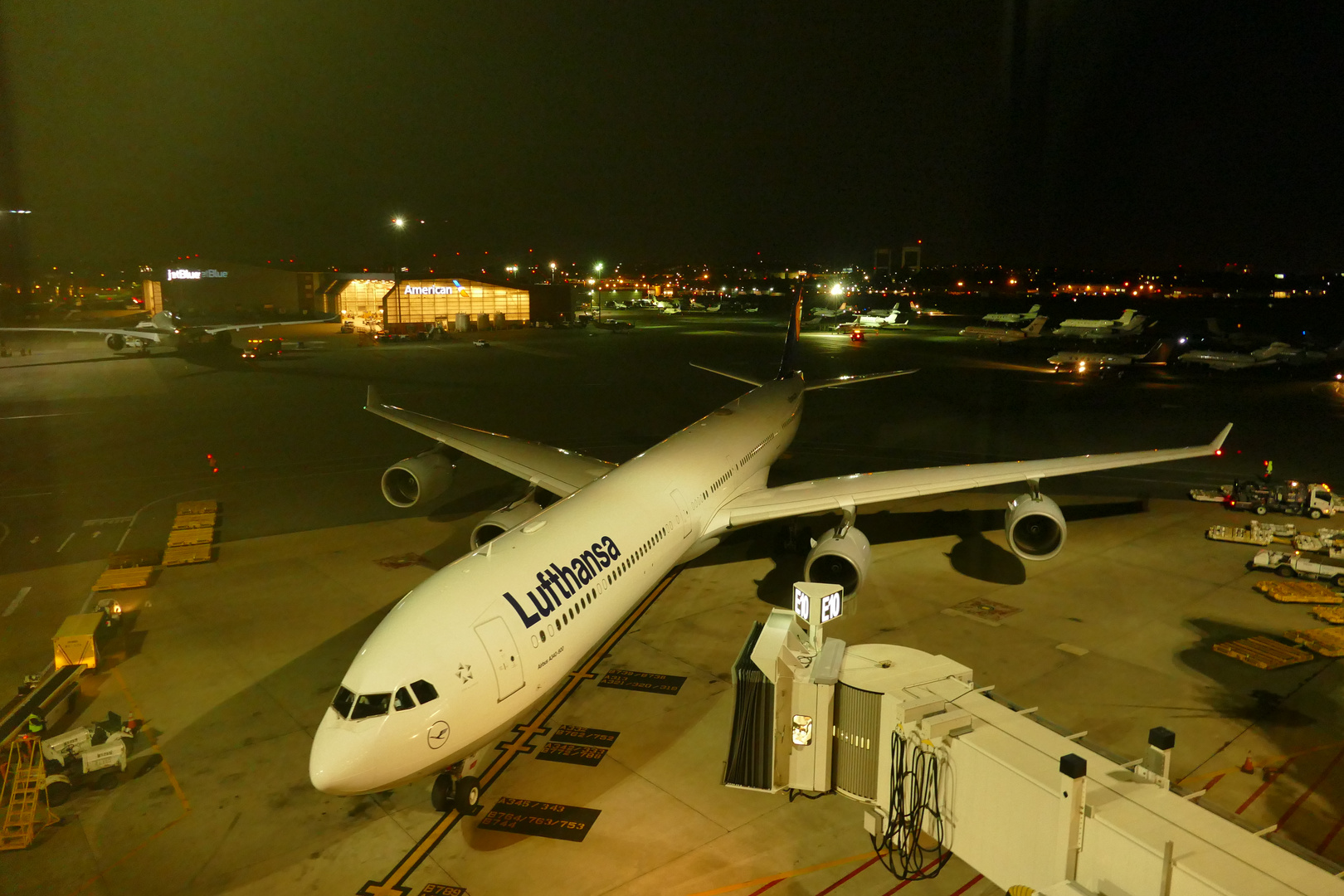 Lufthansa A340-600 in Boston