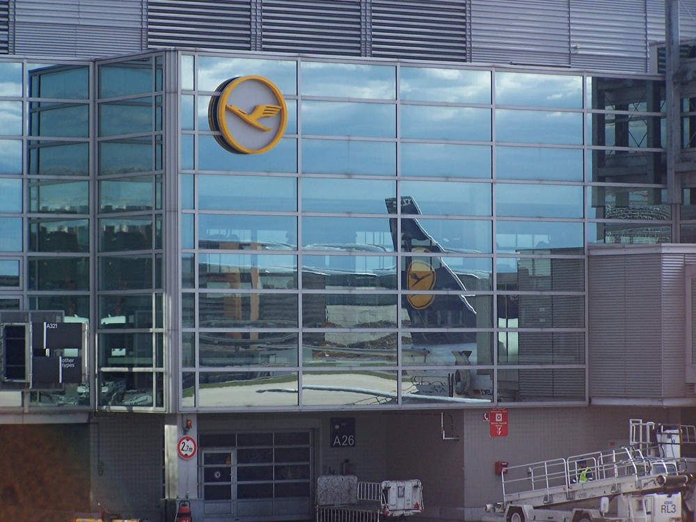 Lufthansa-Abfertigungsgebäude........