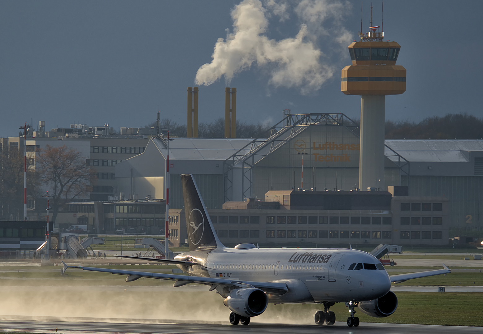 Lufthansa Airbus A319-114 