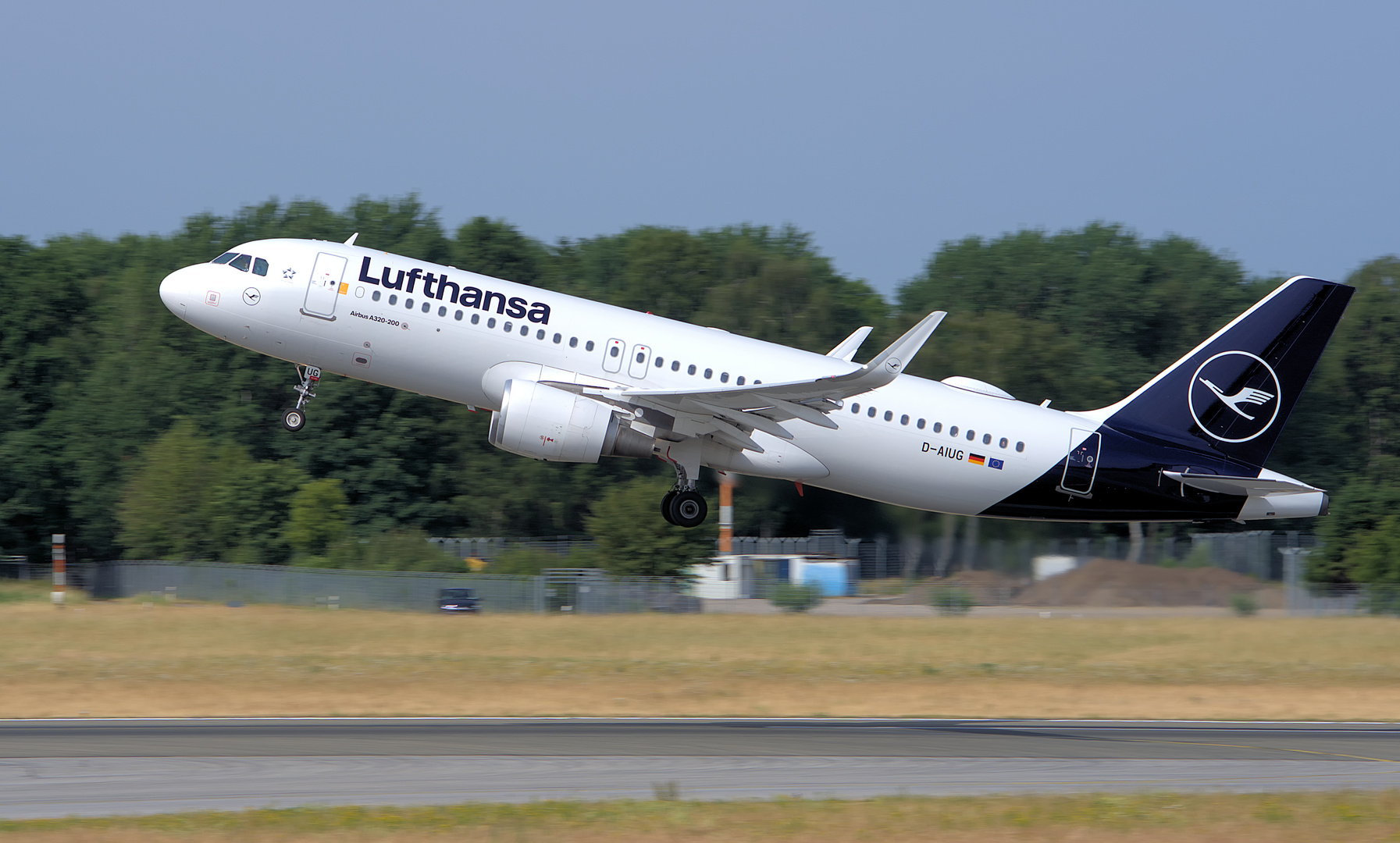  Lufthansa Airbus A320-214