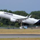  Lufthansa Airbus A320-214