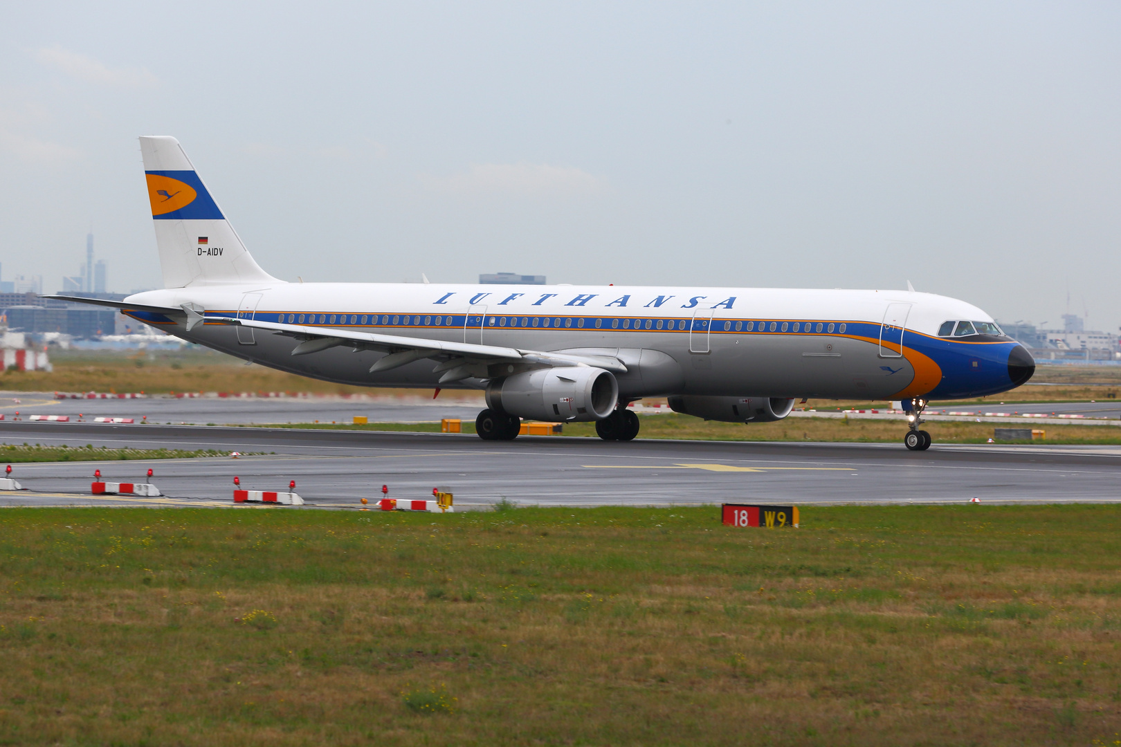 Lufthansa Airbus A321-231 ( Retro )