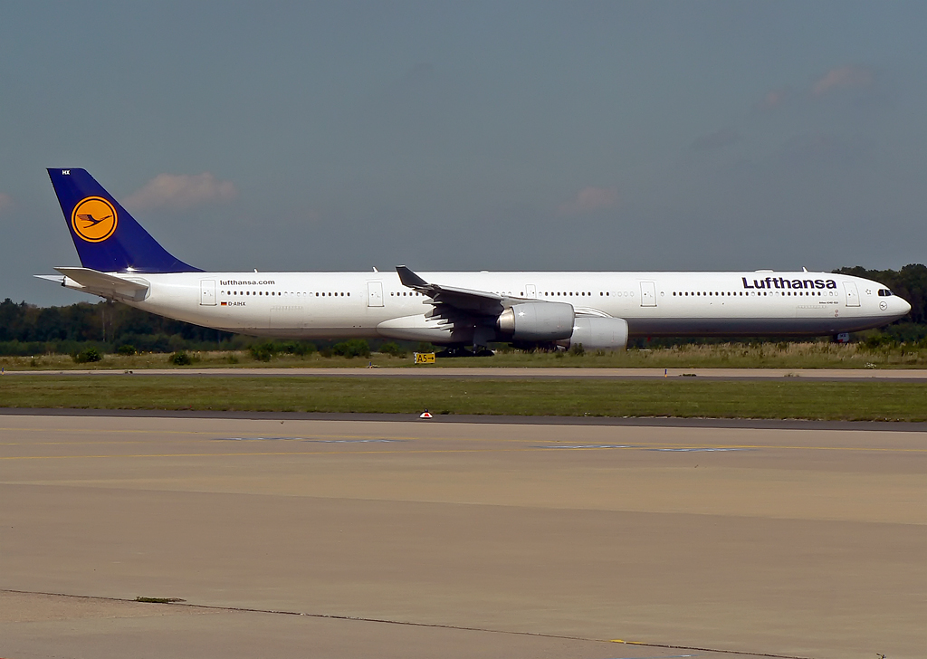 Lufthansa Airbus A340-642 D-AIHX