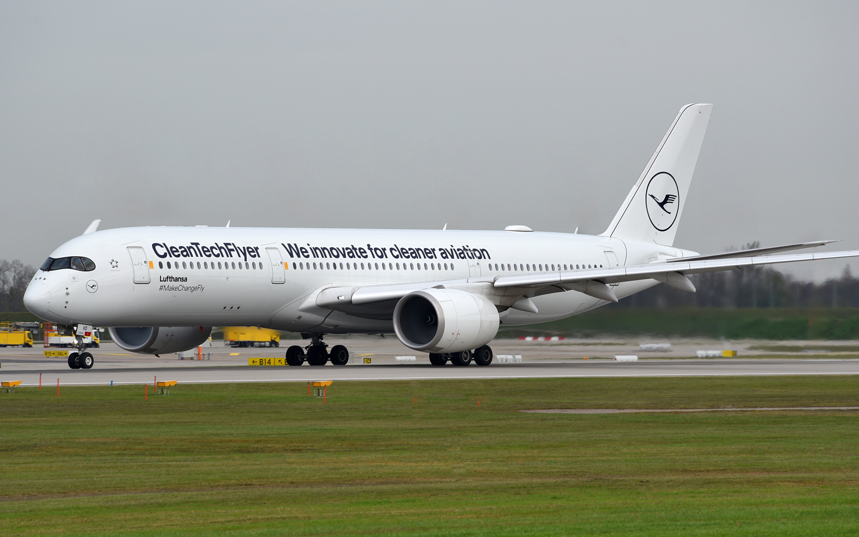 Lufthansa Airbus A350-900 D-AIVD 