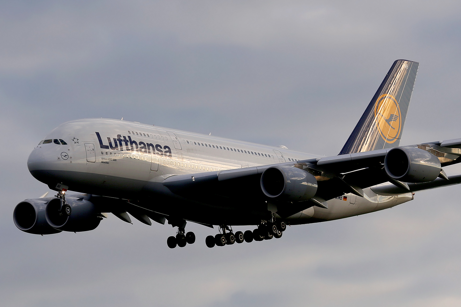 Lufthansa Airbus A380 D-AIMB Foto & Bild | flugzeug, industrie, verkehr