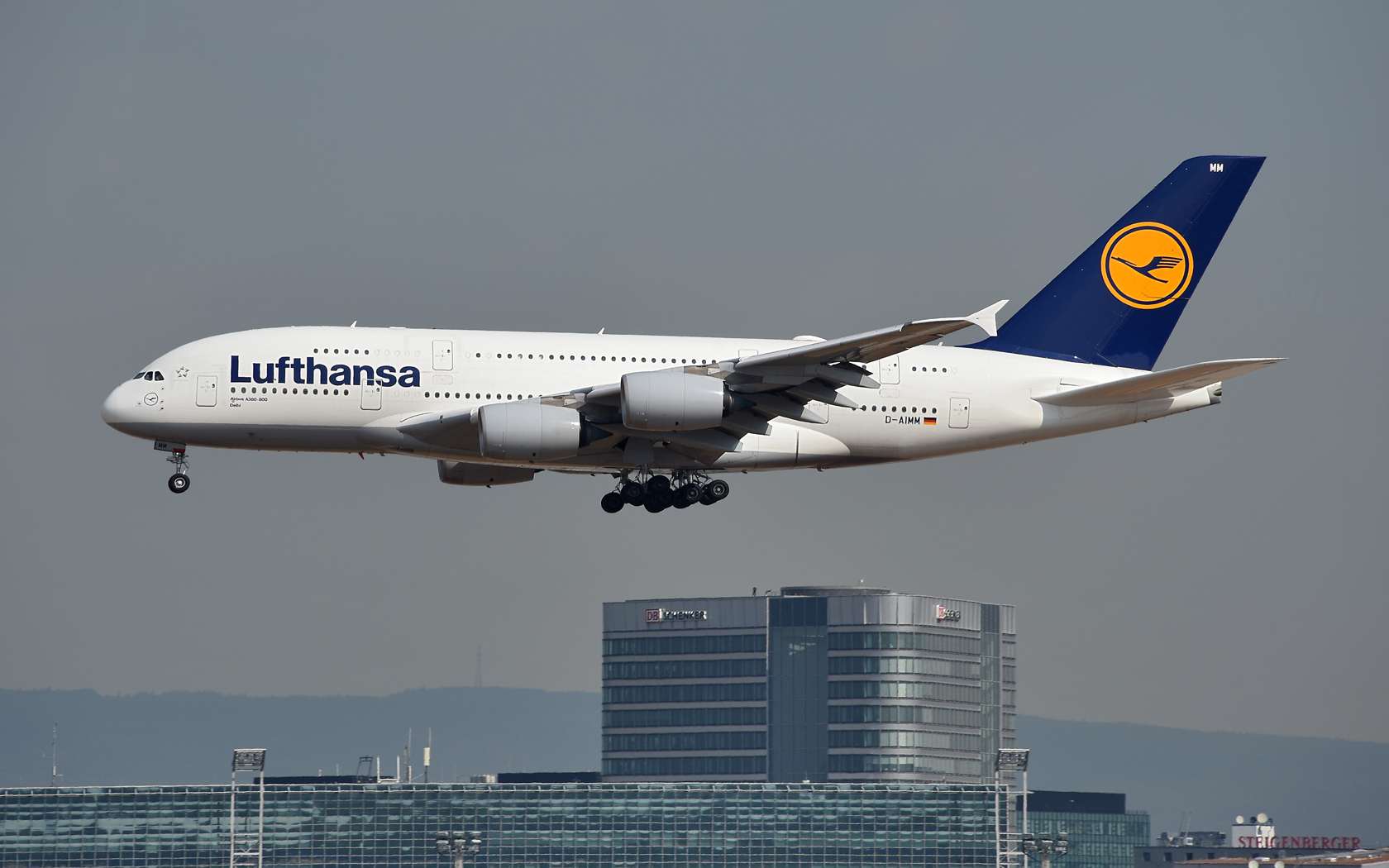 Lufthansa Airbus A380 D-AIMM