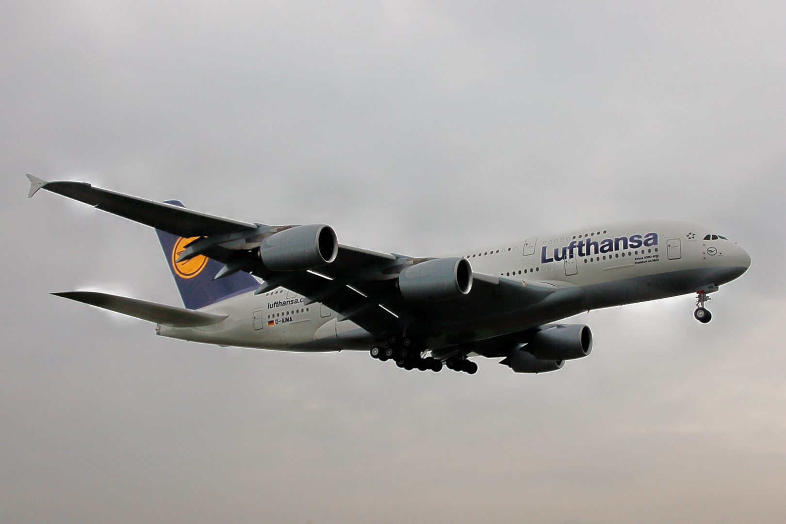 Lufthansa Airbus A380 in Stuttgart (2)