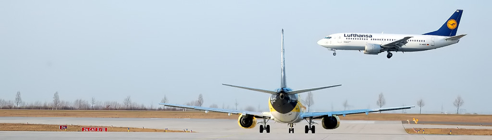 Lufthansa Boeing 737-330 (D-ABXS) & TUIfly Boeing 737-35B (D-AGEE)