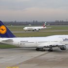 Lufthansa Boeing 747-830 D-ABYA "Brandenburg" und Emirates Boeing 777-31H(ER) A6-EGG