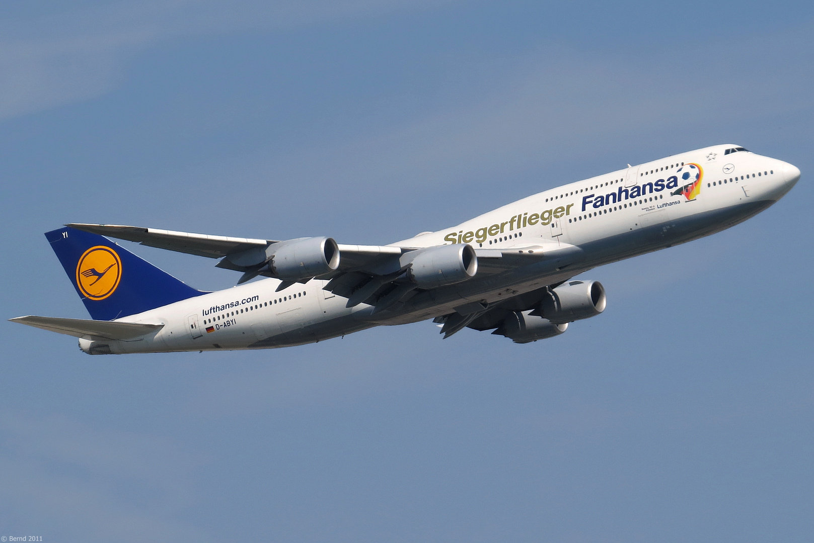 Lufthansa - Boeing 747-830, D-ABYI "Fanhansa - Siegerflieger" "Potsdam"