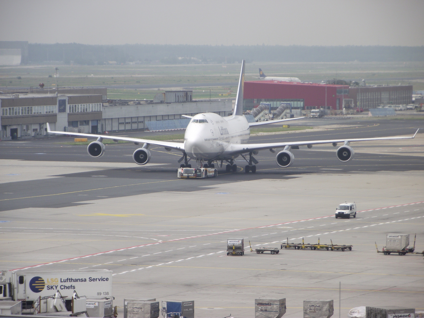 Lufthansa Boeing B747-400