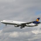 Lufthansa Cargo Maschine im Landeanflug