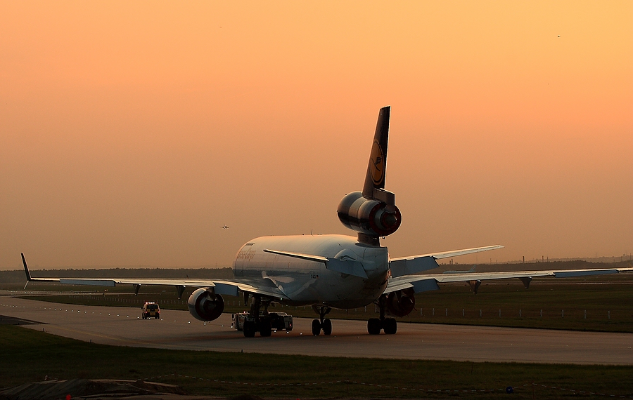 Lufthansa Cargo MD-11 Freighter&Sonnenuntergang