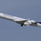 Lufthansa CRJ-700 beim Takeoff in Düsseldorf