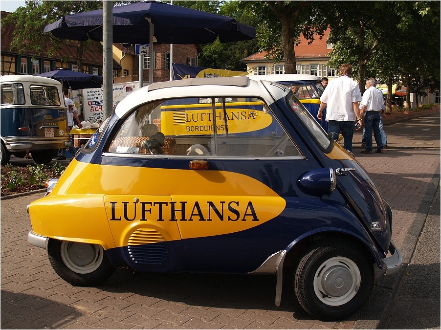 LUFTHANSA fährt BMW