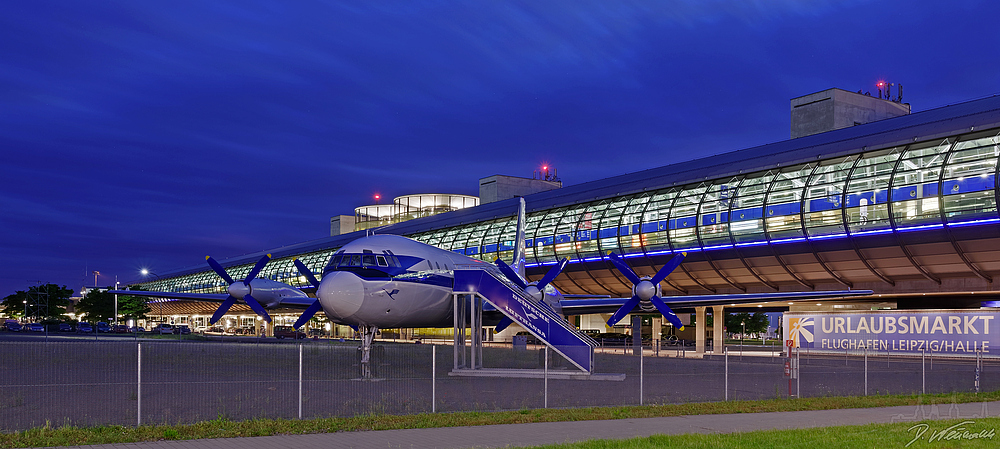 Lufthansa IL-18 am Flughafen Halle/Leipzig Teil1