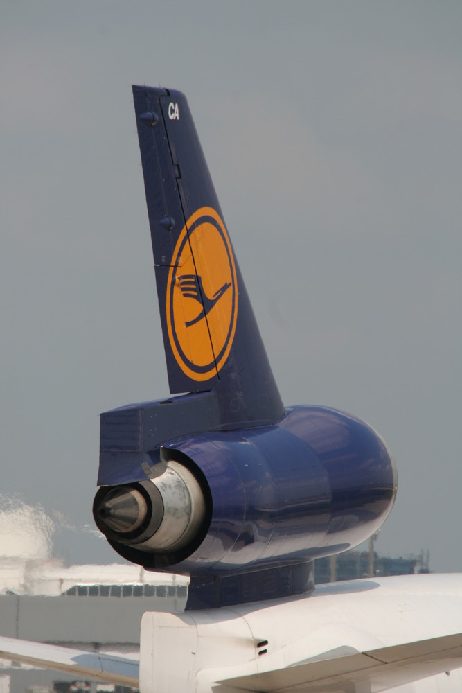 Lufthansa MD11