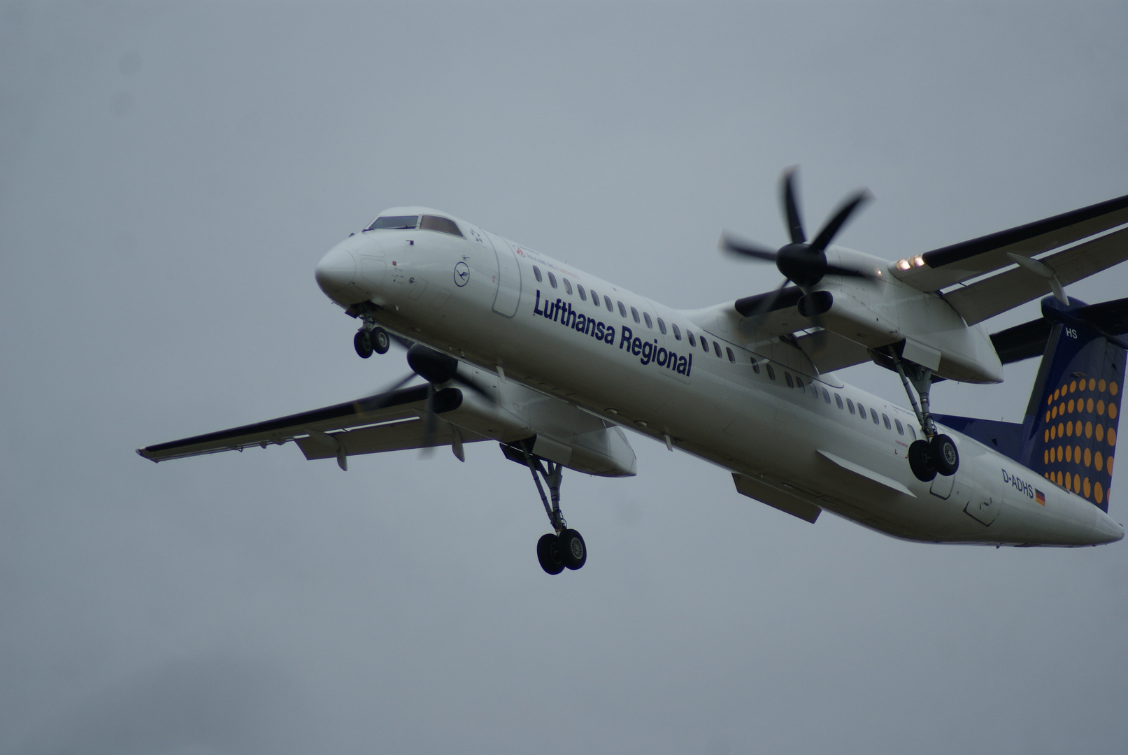 Lufthansa-Regional Dash 8-400