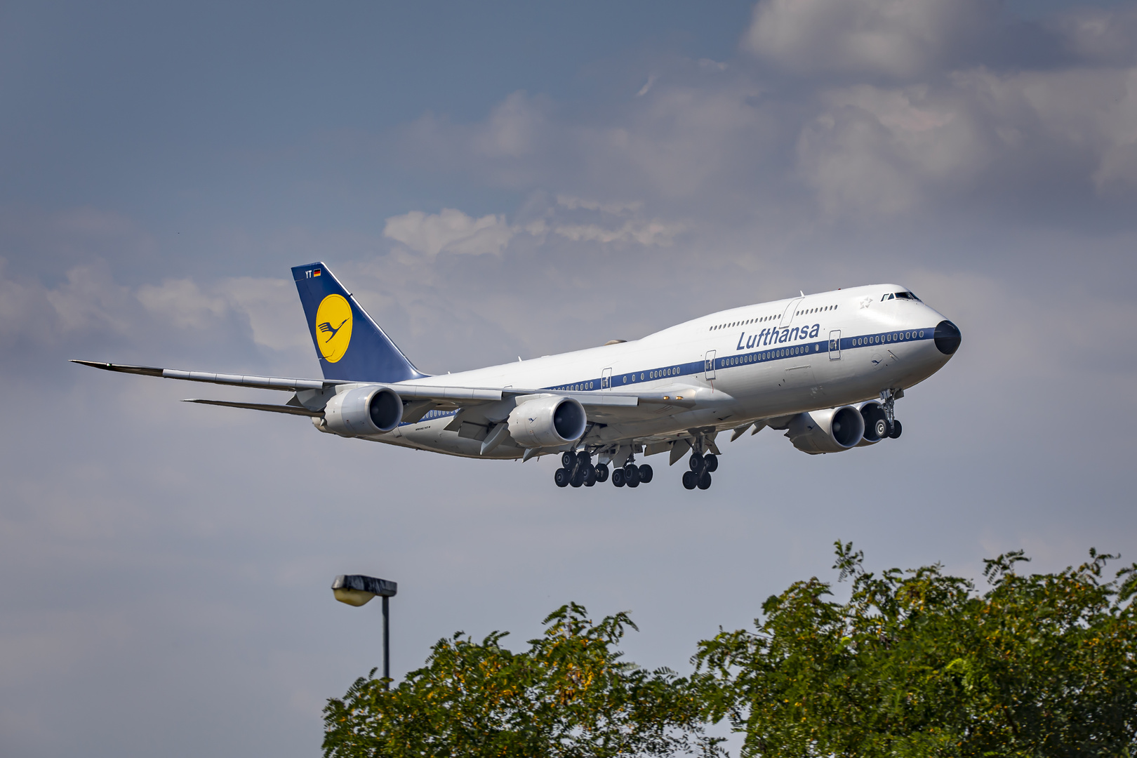 Lufthansas Retro-Jumbo ist zurück !!!!