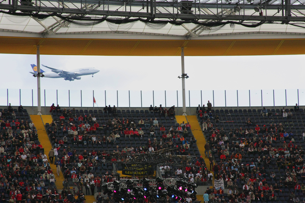 Lufthanse vs. Commerzbank Arena