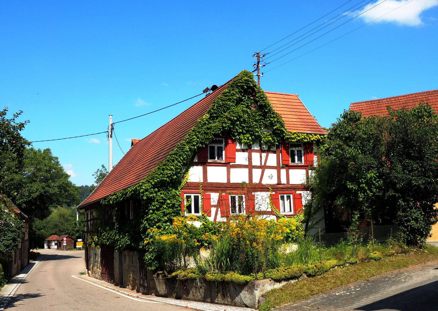 Luftkabel trifft auf Freileitung