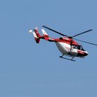 Luftrettung, Hubschrauber mit Notarzt unterwegs zum Einsatz