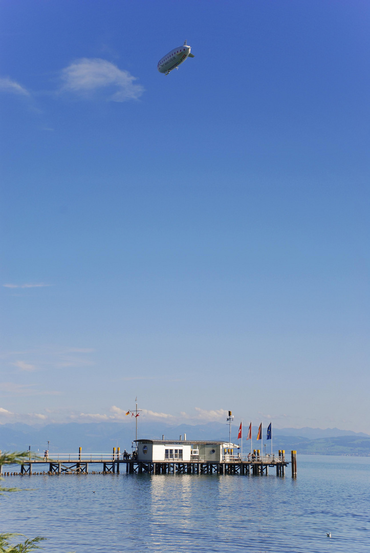 Luftschiff über dem Bodensee