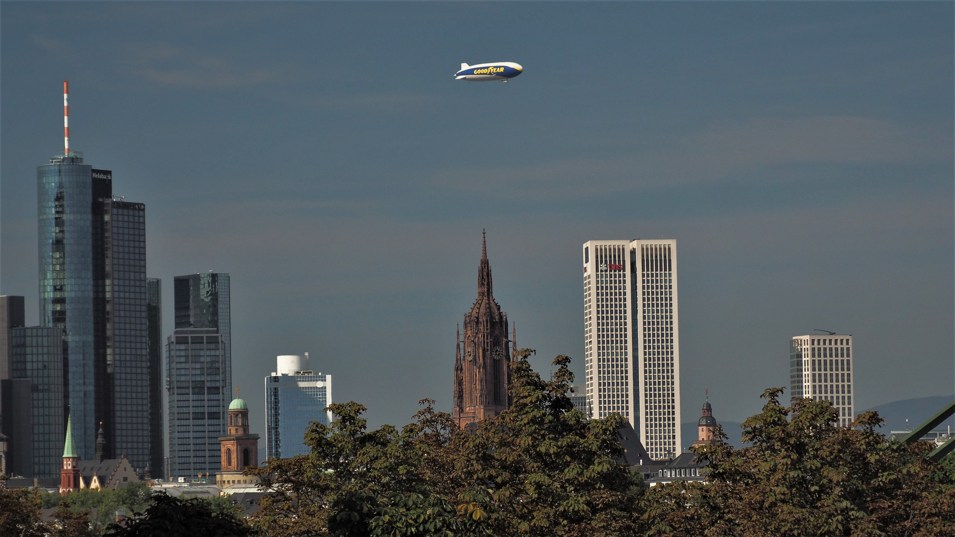 Luftschiff über Frankfurt am Main