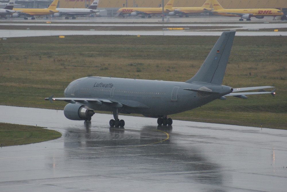 Luftwaffen Airbus auf dem Weg zum Start