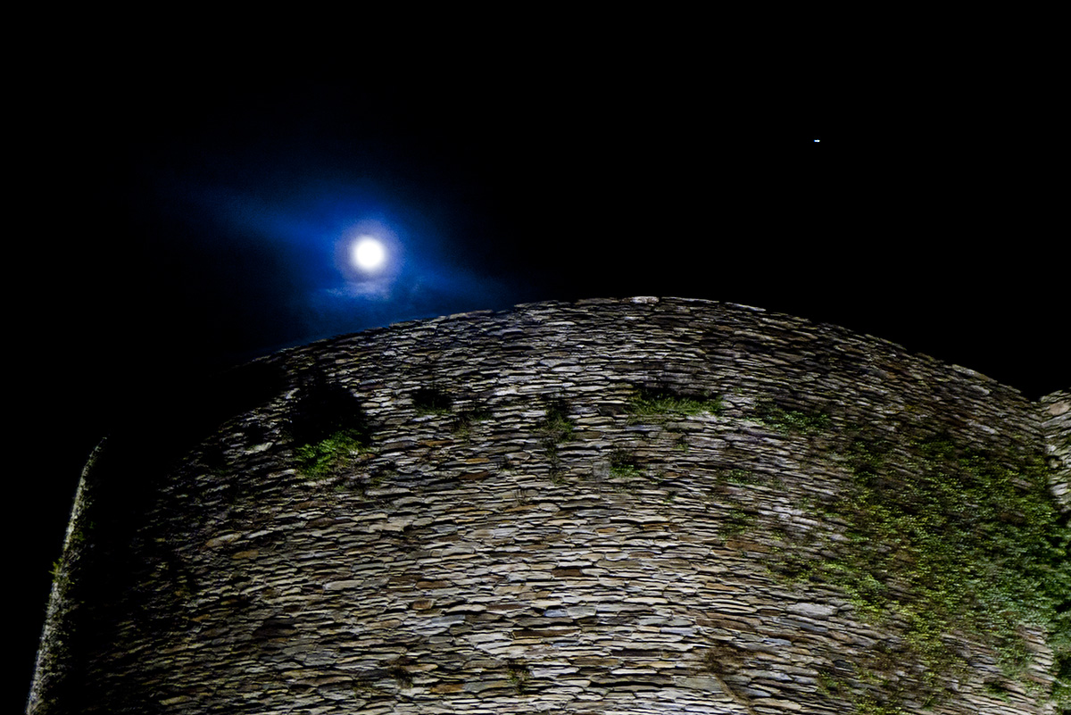 Lugo, la luna y el planeta