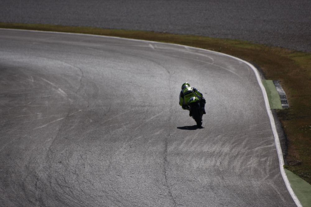 LUI E LA PISTA di giorgio Matta 