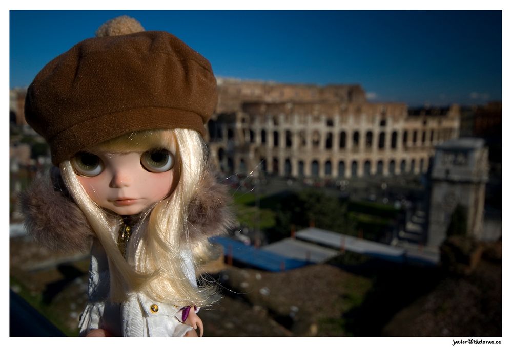 Luka junto al Coliseo de Roma