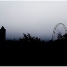 Lullusfest-Riesenrad im Nebel