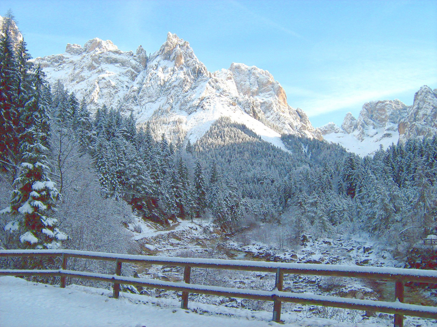 L Ultima Neve Foto Immagini Paesaggi Montagna Natura Foto Su Fotocommunity