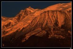 ...Lumière du couchant sur l'aiguille du Goûter...