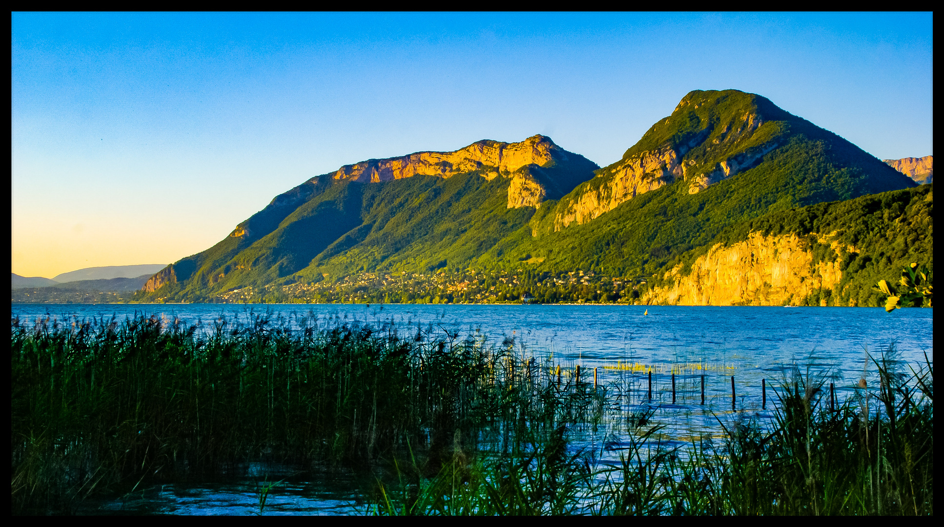 Lumière du soir sur le lac