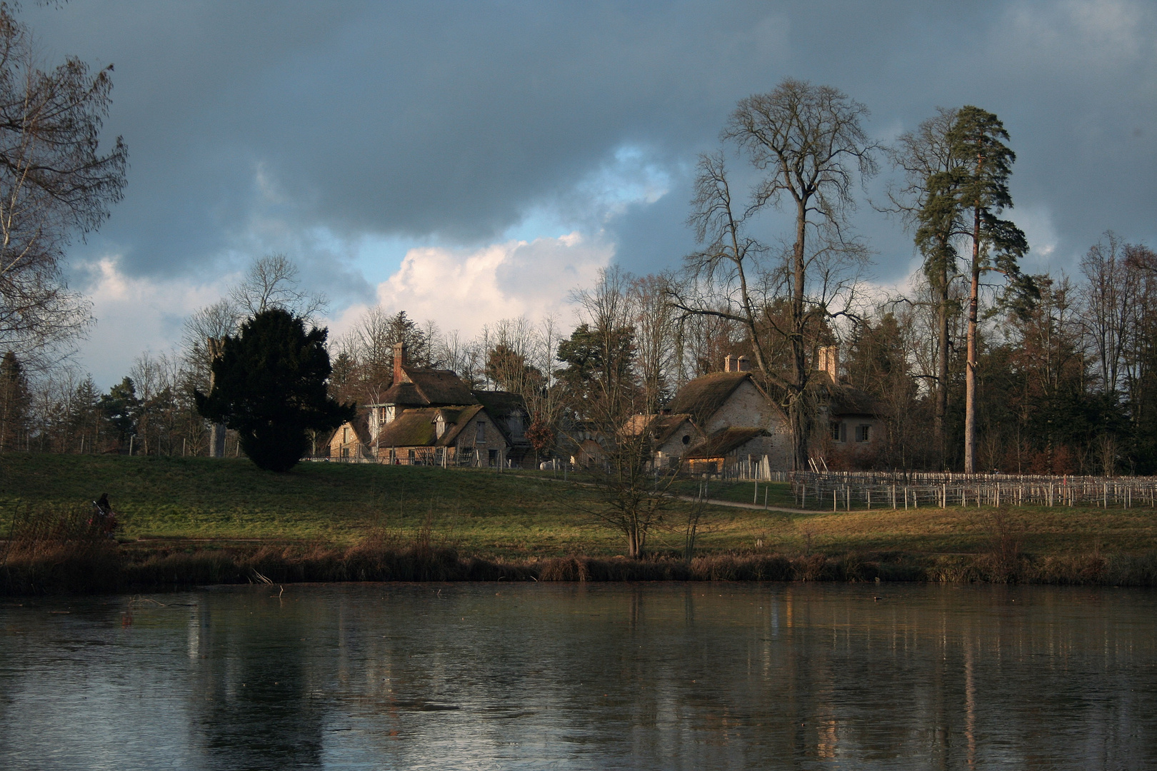 Lumière sur le hameau de la reine