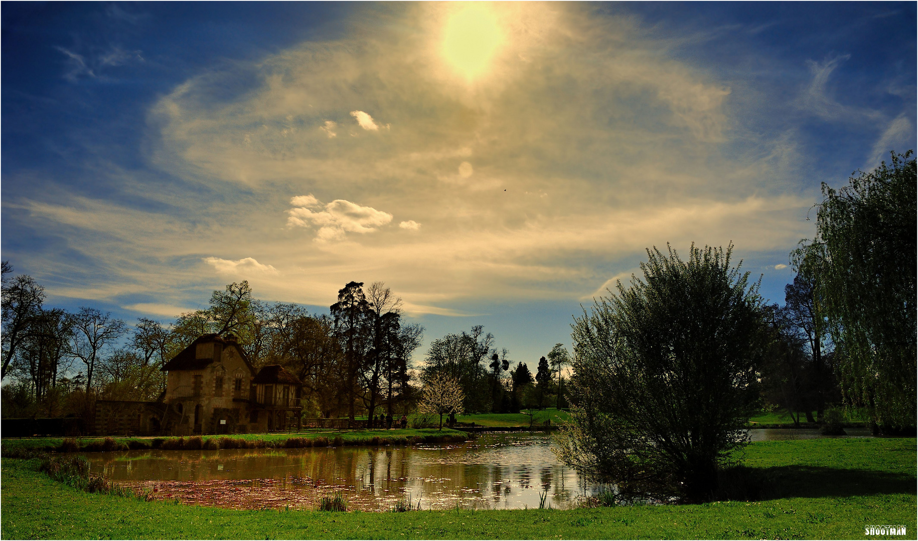 Lumière sur le moulin...