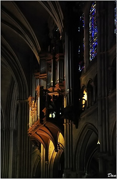 Lumière sur les petites Orgues de la Cathédrale de Chartres