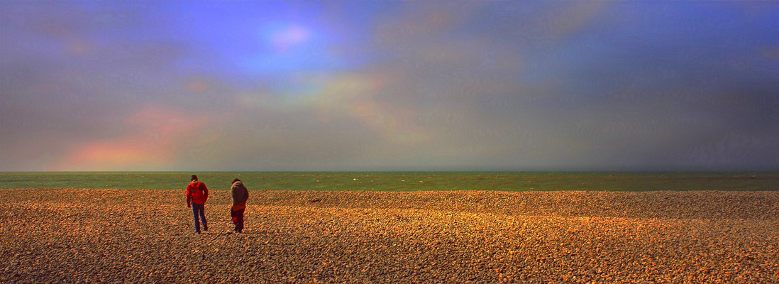 Lumières d'avril sur les galets normands / 2
