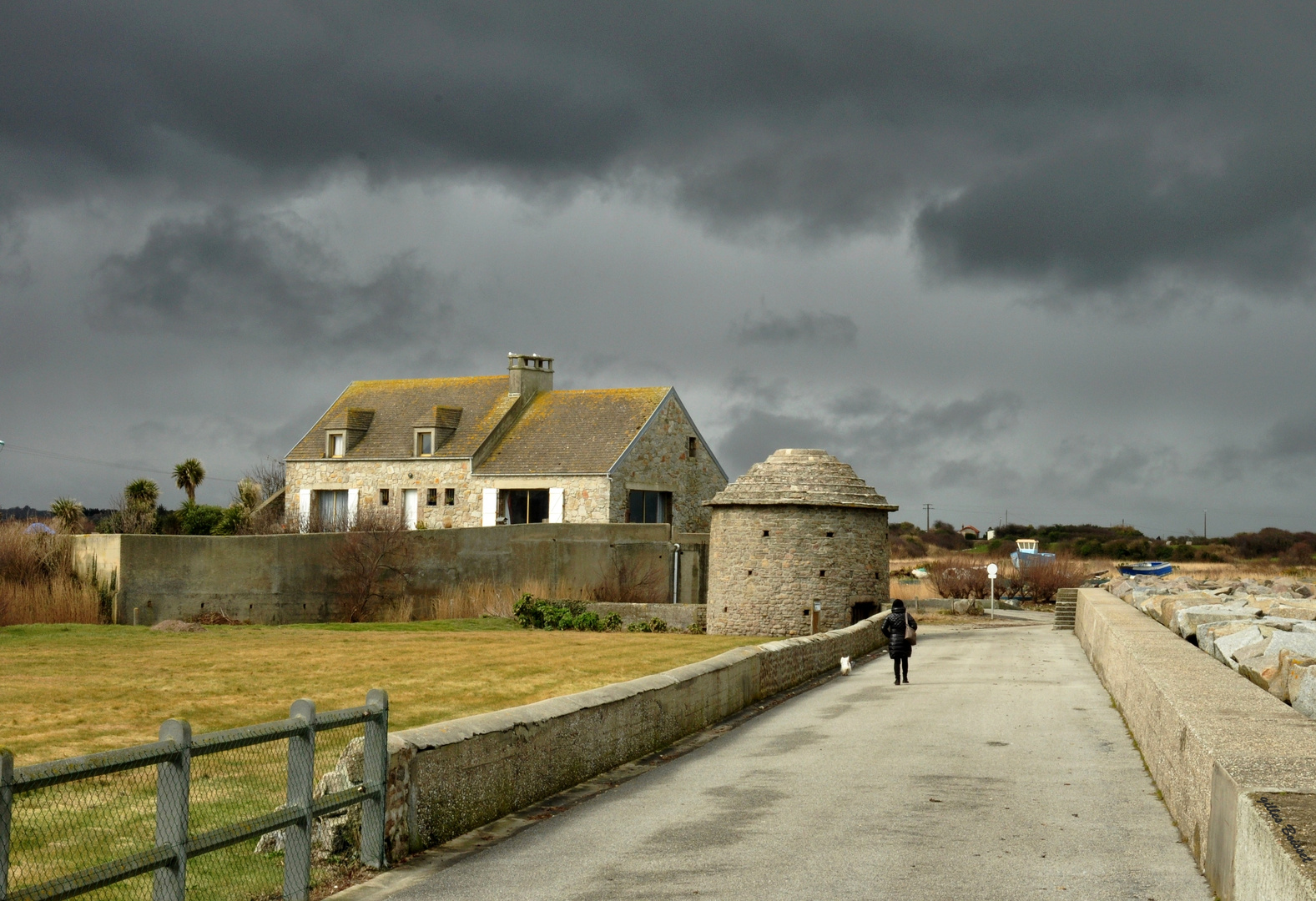 lumières du Cotentin sous la menace de l'orage