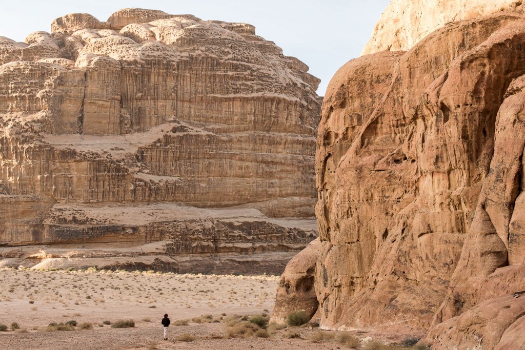 Lumières matinales sur les falaises - Jordanie