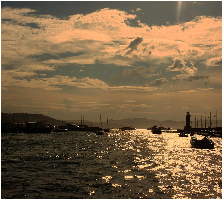 Lumières sur le port de saint- Tropez !