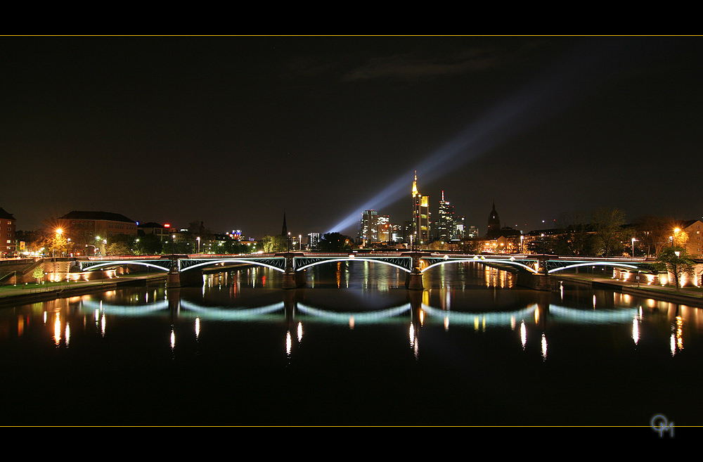 Luminaler Blick auf die Skyline