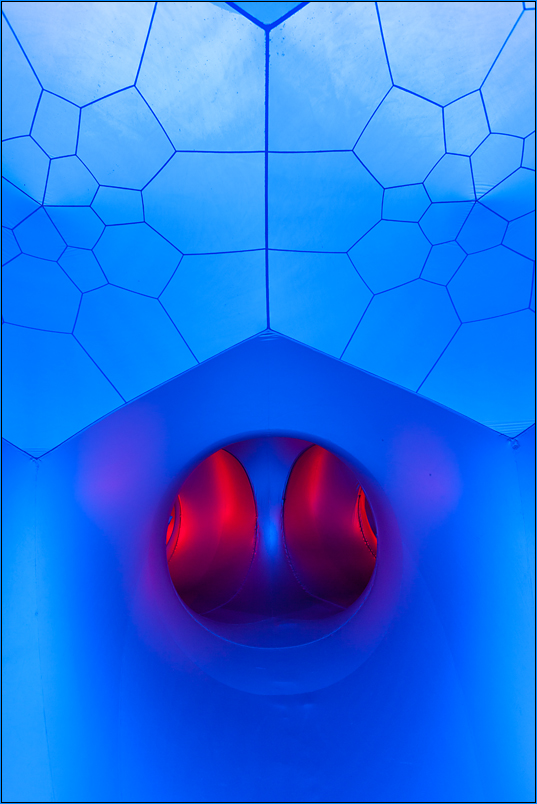 _luminarium_blue