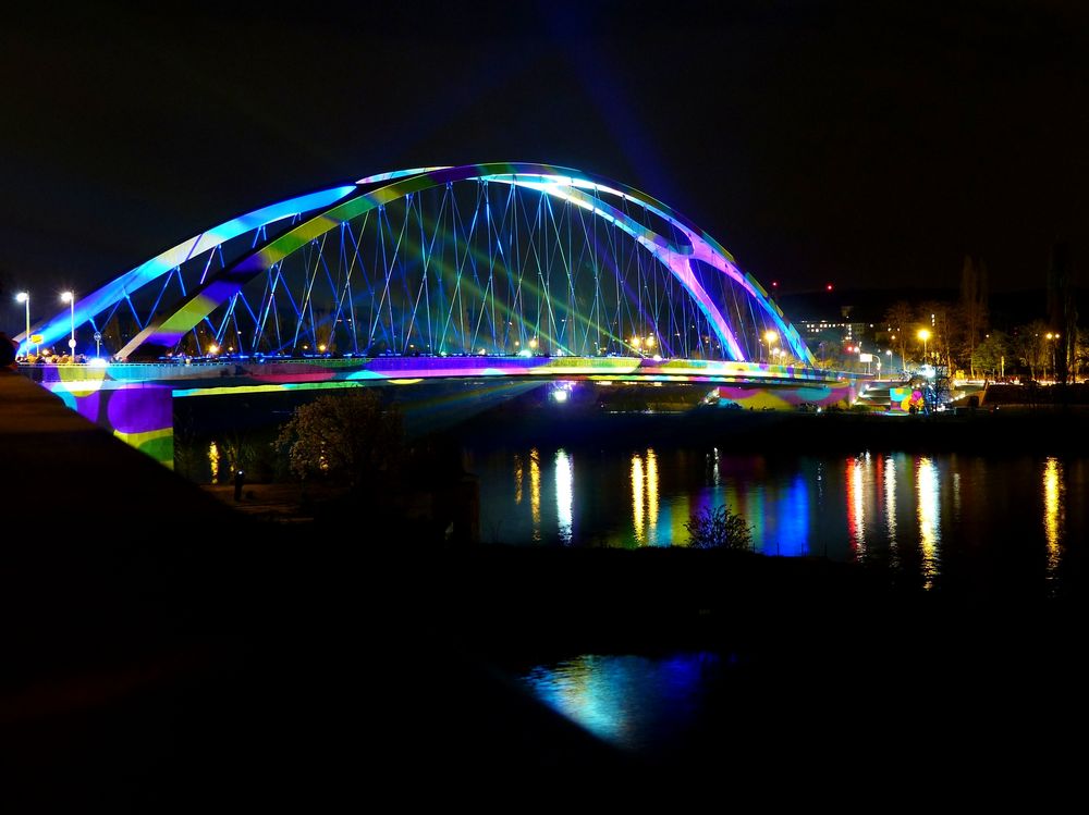 Luminierte Osthafenbrücke