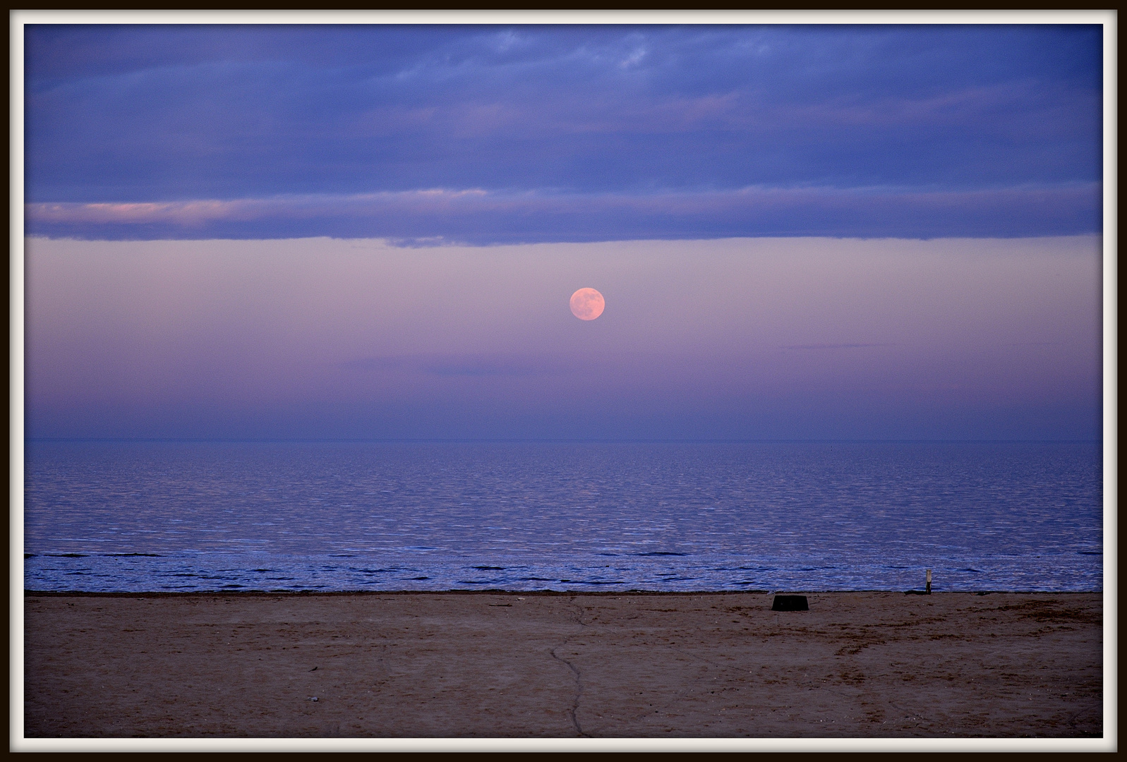 La Luna Sorge Dal Mare Luna che sorge dal mare... Sunrise Moon Foto % Immagini| paesaggi, albe