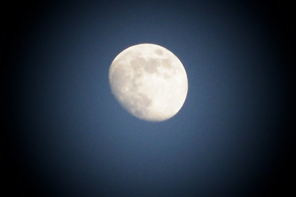 Luna... così vicina, così lontana...