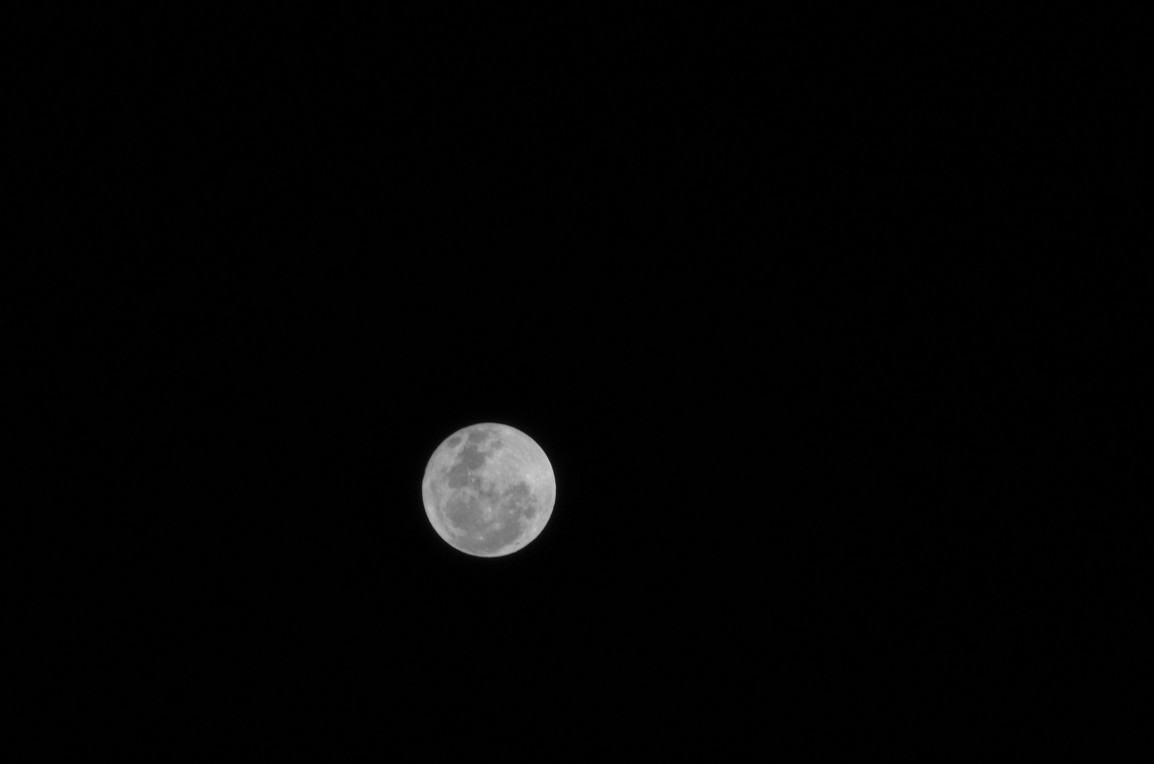 Luna en la oscuridad 3